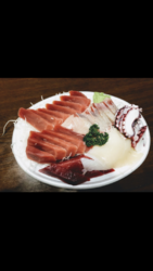平日なのにさす...