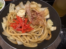 焼きうどんが始...