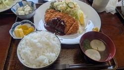 「とんかつ定食...