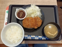 定番のロースカ...