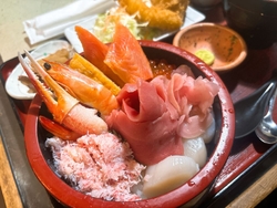 大好きな海鮮丼...