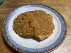 こちらのメンチ...