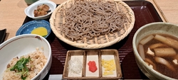 一階のレストラ...