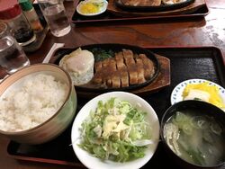 仕事仲間で会社...