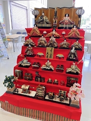 祝日のお昼ごろ...