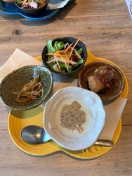 近くで打合せが...