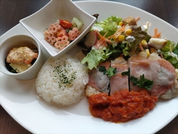 後輩がレストラ...