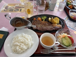 今日はステーキ...
