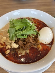 本格的な担々麺...