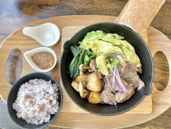 先月、同市内の...
