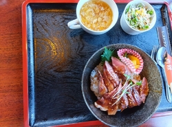 同僚と初来店。...