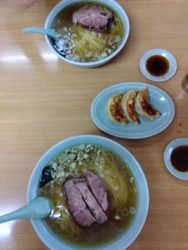 今日は二人で行...