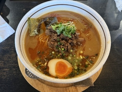 担々麺をいただ...