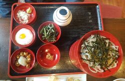 お蕎麦を頂きに...