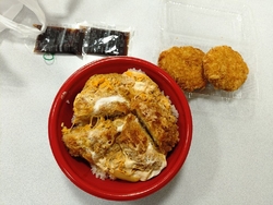 お昼のお弁当と...