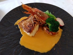 予約してランチ...