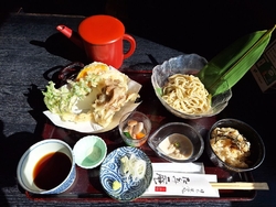 お昼ごはんにと...