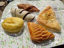 ハイキングのお...