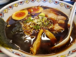 遅いお昼は、何...
