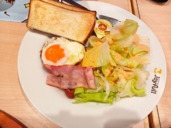 夜訪問しました...