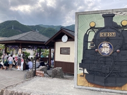鬼滅の柱達も駆...