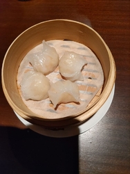 家族と夕飯を食...