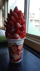 いちごのパフェ...