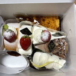 たくさんケーキ...