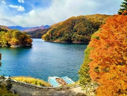 湖畔2か所から...