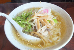 麺は佐野特有ピ...