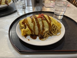 オムそば食べた...