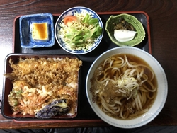うどんも食べた...