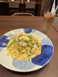 パセオに入って...