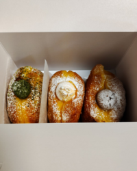 お店の外まで行...