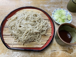年越し蕎麦を食...