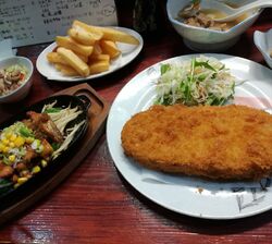 名物のお化けコ...