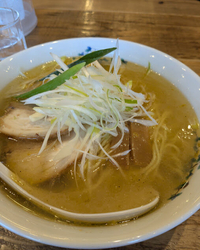 麺は、細麺・中...