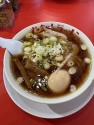 会社の同僚と近...