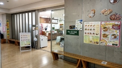 図書館でCDを...