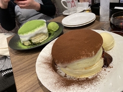 こちらのパンケ...