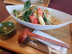 サラダうどんを...