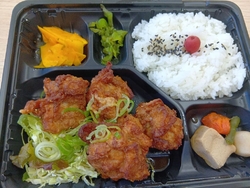 お昼にお弁当を...