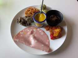 前菜、紅茶、デ...