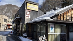 冬場は雪が残っ...