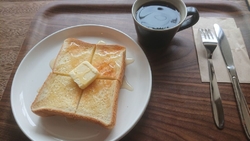 いつもお店の前...