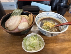 お昼に村岡屋本...