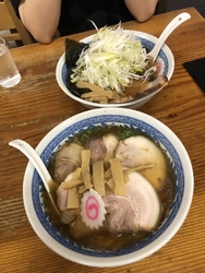 醤油ラーメンが...