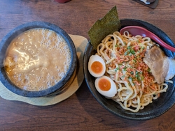 家族でお昼を食...
