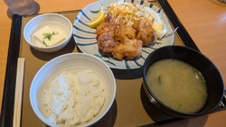「唐揚げ定食」...