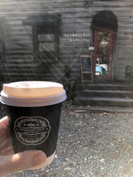 カフェラテをテ...